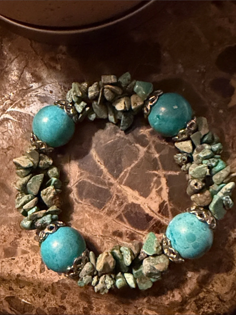 Turquoise chip stretch bracelet